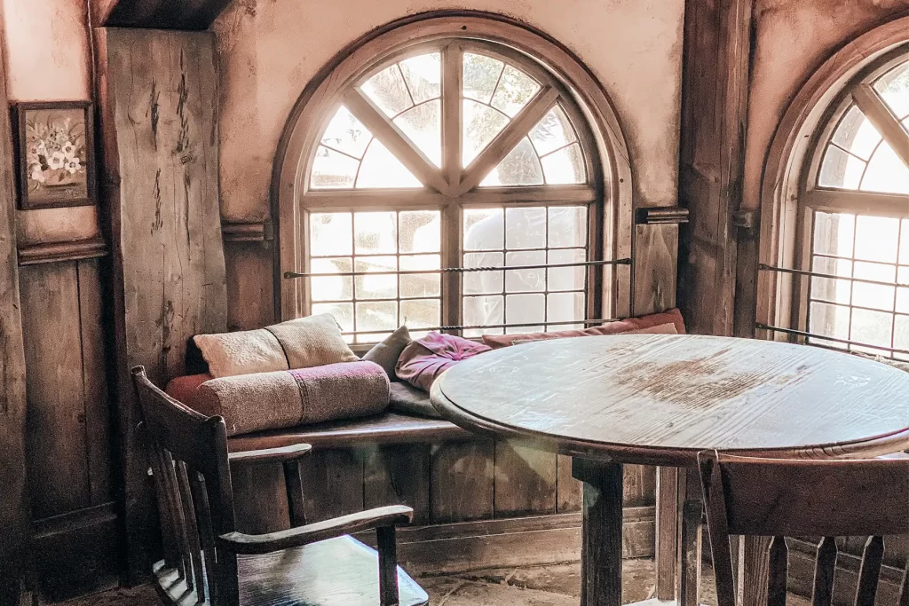 Hobbiton Green Dragon window.