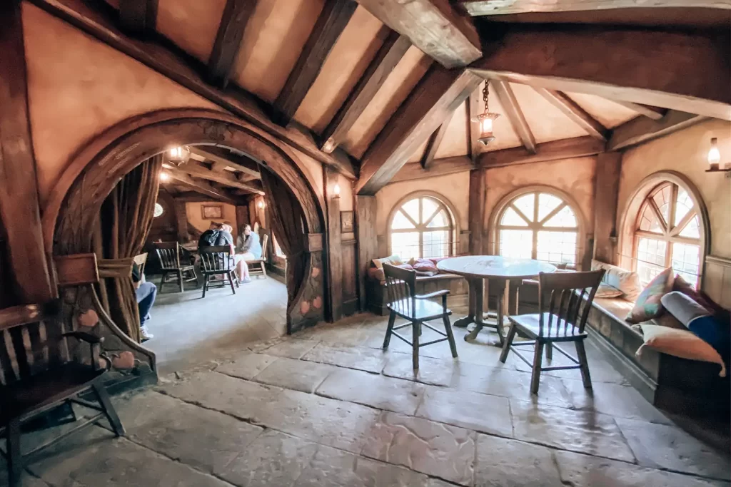 Hobbiton Green Dragon seating.