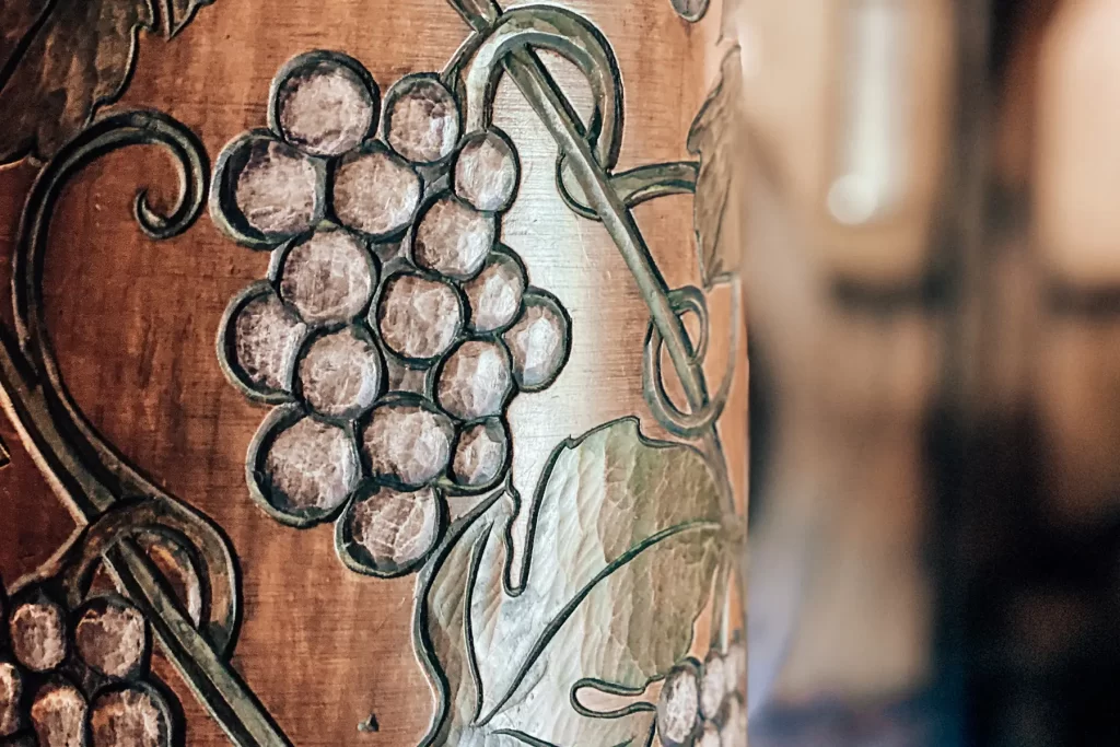 Hobbiton carved column.