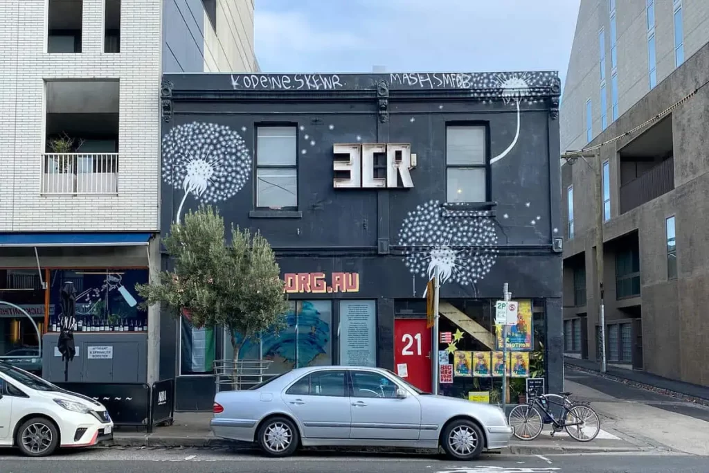 Author radio interview with Elle McFadzean about The Potion Experiment.